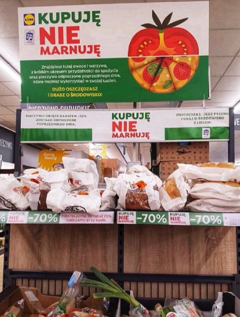 超市竟售過期食品，顧客為何紛紛點贊？背后的責任與創新